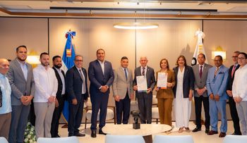 Senado recibe certificaciones de buenas prácticas de transparencia y gestión de redes sociales