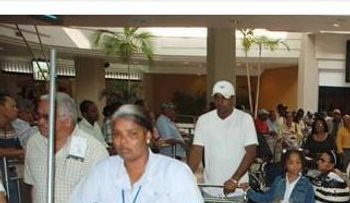 Dominicanos del exterior aprovechan "Gracia Navideña" de 3,000 dólares, para traer regalos 
