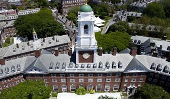 EE.UU. investiga a Harvard por su gestión de visados internacionales