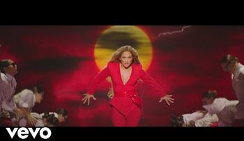 Jennifer López estrena el video de "Limitless" e incluye a su hija como protagonista