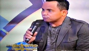 Joe Veras cancela a su manager y liquida a sus músicos