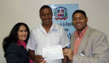 Plan Social beneficia a trabajadores de la Prensa con ayuda para reparar viviendas