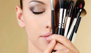 Trucos imperdibles de maquillaje para ocultar y disminuir tus ojeras