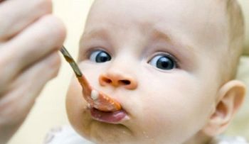 7 errores comunes al alimentar a los bebés