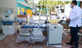 SNS entrega RD$24 millones en equipos a cinco hospitales del Cibao