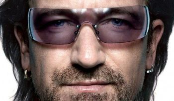 Bono se lastima brazo al caerse de bicicleta en Central Park