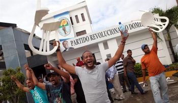 Rechaza negocien candidatura presidencial, pide convencion PRD  