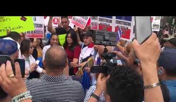 Organizaciones protestan en NY; dicen una reforma pondría en peligro estabilidad de RD