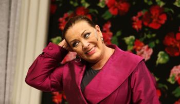 "No creo que se lleven mal": Sylvia Pasquel desconoce la supuesta pelea entre Alejandra Guzmán y su cuñada