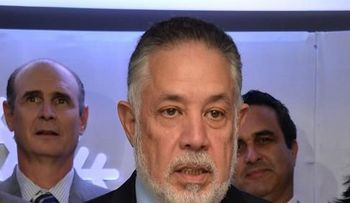 Campo de Moya se retracta de objección a medida sobre verifones en dólares y respalda al BC