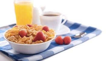 ¿Saltarse el desayuno adelgaza?