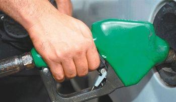 Otra buena rebaja en precios combustibles, gasolina regular 6 pesos y la premium 3 