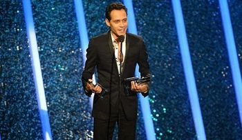 Dicen que el Poeta Callejero se pasó de lambón en premios Billboard 2014