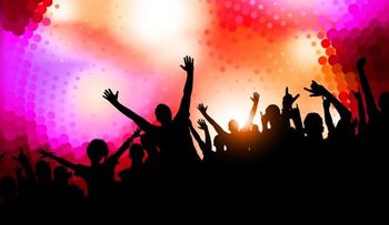 Cabeceos en conciertos pueden causar hemorragias