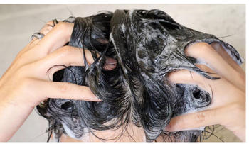 Frecuencia ideal para lavar el cabello depende del tipo de pelo