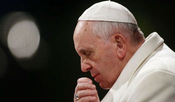 El papa Francisco preocupado por el brote de ébola y violencia en Irak y Gaza