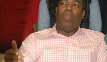 Tony Peña Guaba denuncia conspiración contra Luis Abinader