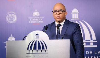 Vocero y director de Estrategia y Comunicación Gubernamental llama población a vacunarse para enfrentar la variante ómicron