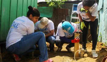 Bepensa y TECHO entregan 10 sistemas de acceso al agua en Los Alcarrizos
