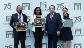 BCRD entrega los premios del Concurso Anual de Economía Biblioteca "Juan Pablo Duarte" 2022