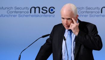 John McCain tuvo un tumor cerebral agresivo, que le quitaron en cirugía la semana pasada