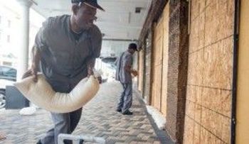 Policía se jubila tras 35 años de trabajo sin tomar licencias por enfermedad
