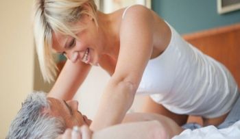 ¿Las hormonas definen salud sexual mujeres con menopausia?