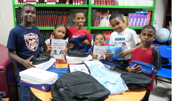 INABIE entrega útiles a afectados por lluvias