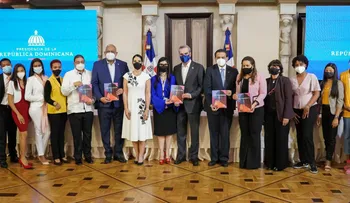 Presidente Abinader presenta política para reducir el embarazo en adolescentes y las uniones tempranas