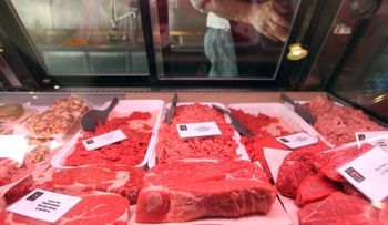 OMS: la carne procesada puede causar cáncer; la carne roja también puede contribuir