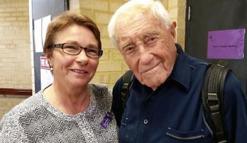 Científico australiano de 104 años viaja a Suiza para pedir la eutanasia