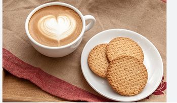 Café con galletas: energía rápida, daño silencioso
