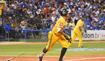 Aguilas ganan segundo a los Tigres con otro jonrón de Johan Camargo; "el matatán azul"