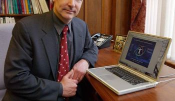 Internet debe ser derecho humano, dice su inventor 