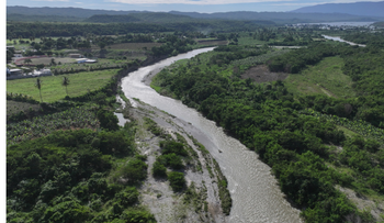 Indrhi interviene río Viajama para proteger comunidades de Azua