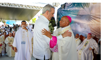 Abinader asiste a creación diócesis Stella Maris