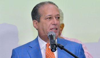 Reinaldo recula y decide aspirar para seguir en el Comité Político del PLD