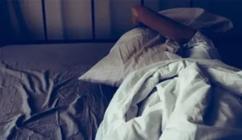 Dormir menos de cinco horas: riesgo de síntomas depresivos