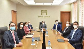 Gobernador BCRD se reúne con Hostos Rizik, director para República Dominicana del BCIE