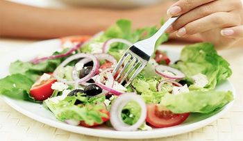 Los 10 alimentos verdes que curan enfermedades