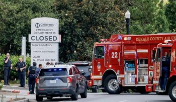 Mueren un policía y su presunto agresor en tiroteo en Universidad Emory de Atlanta