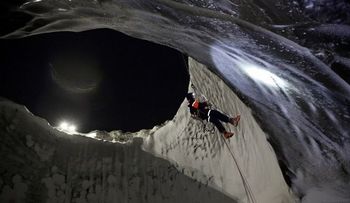 Video: La ciencia asombrada por imágenes encontradas en interior del gran cráter siberiano 