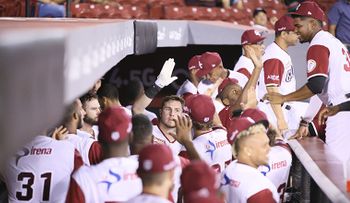 Gigantes se imponen 6-4 a Toros