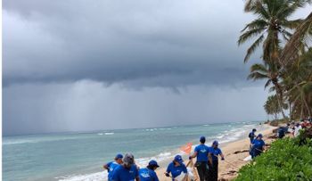Realizan jornada de limpieza en playa Uvero Alto, Punta Cana
