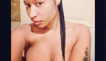 Nicki Minaj comparte la selfie más HOT de todas: ¡Desnuda en la Ducha!