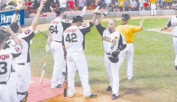 Gigantes asumen 1ra posición Todos contra Todos; Aguilas vencen a los Toros 