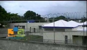 Menores queman los colchones en motín molestos por requisa