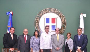 UNPHU realizó Panel: VIRUS DEL Ã?BOLA ¿Amenaza para la República Dominicana?  