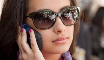¿Tu celular puede provocar acné?