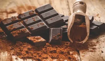 Comer chocolate amargo te hace más feliz, revela estudio